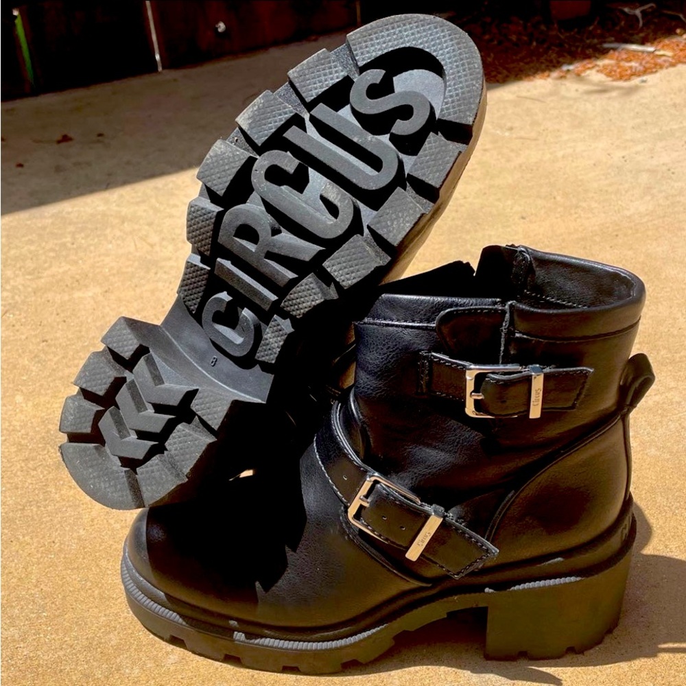 Platform Chunk Heel Boots